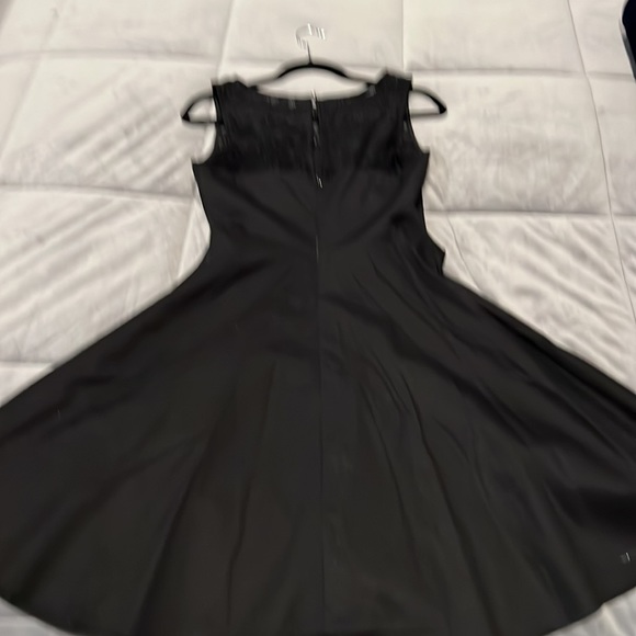 Black lace swing dress with satin belt - Picture 4 of 5